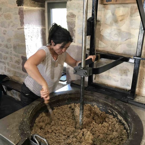 Huiles de noix traditionnelles à chaud