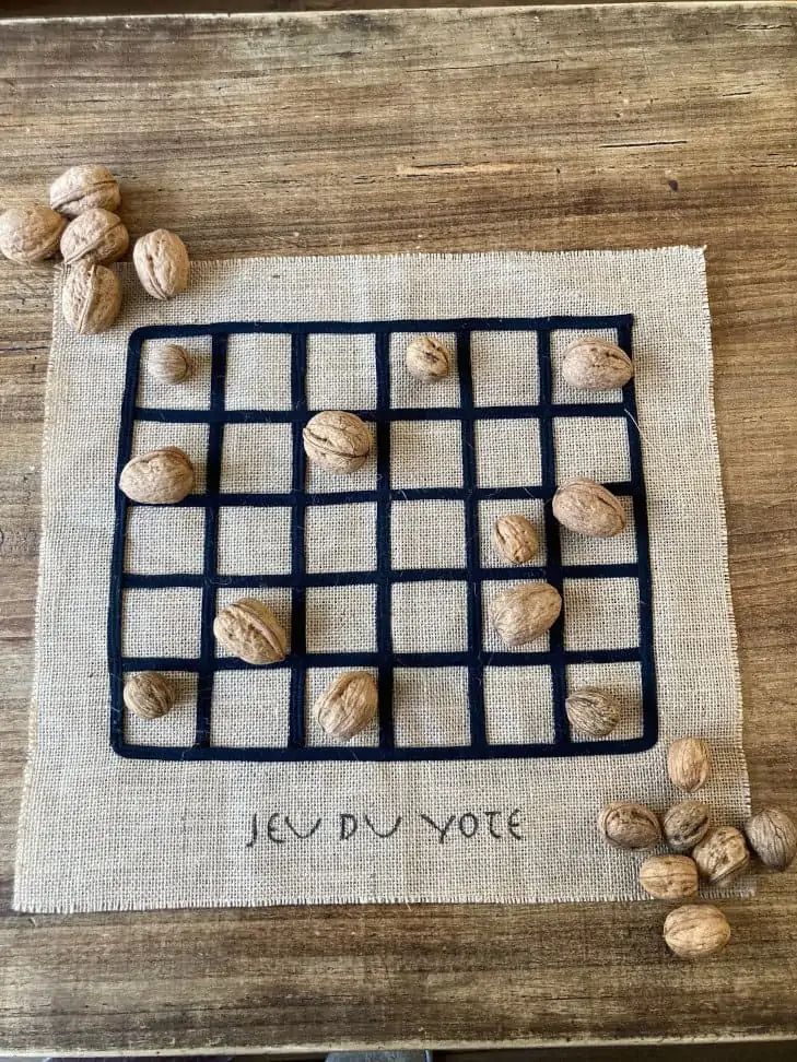 jeu du yote à noix nue